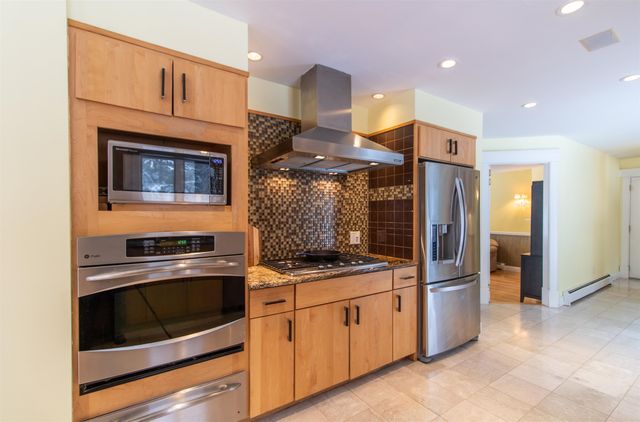 322 Farmer Drive, St. Johnsbury, VT 05819