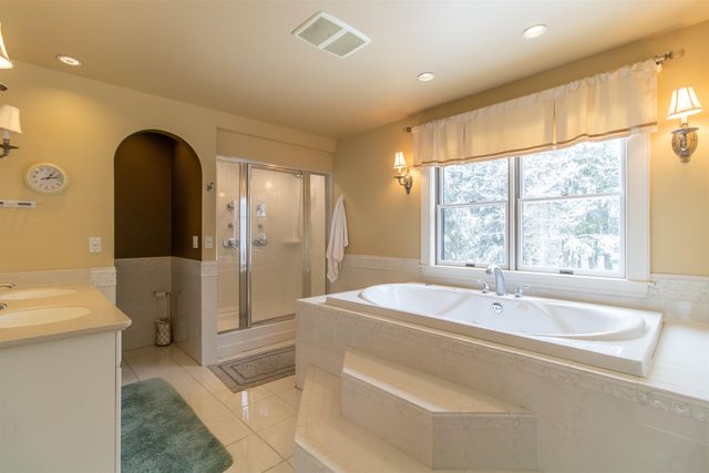 322 Farmer Drive, St. Johnsbury, VT 05819