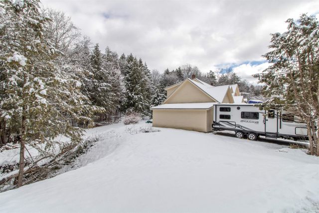 322 Farmer Drive, St. Johnsbury, VT 05819