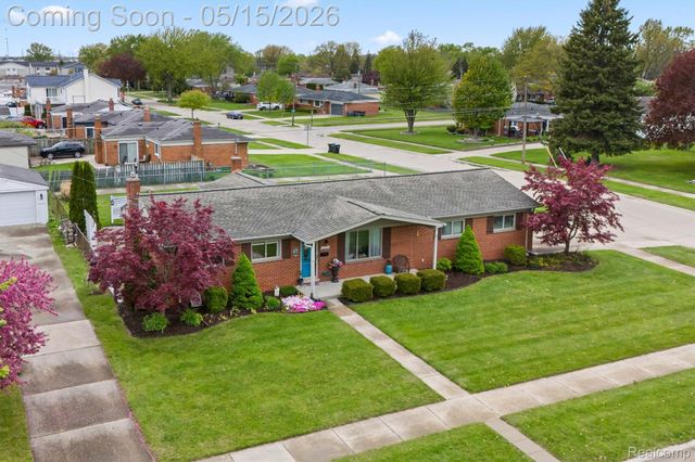 40769 Flagstaff Drive, Sterling Heights, MI 48313