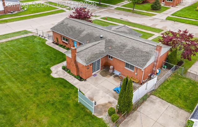 40769 Flagstaff Drive, Sterling Heights, MI 48313