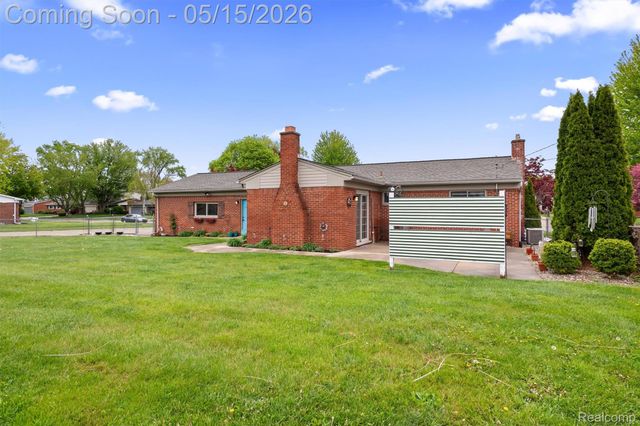 40769 Flagstaff Drive, Sterling Heights, MI 48313