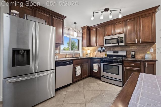 40769 Flagstaff Drive, Sterling Heights, MI 48313