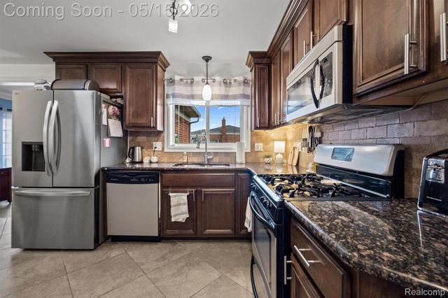 40769 Flagstaff Drive, Sterling Heights, MI 48313