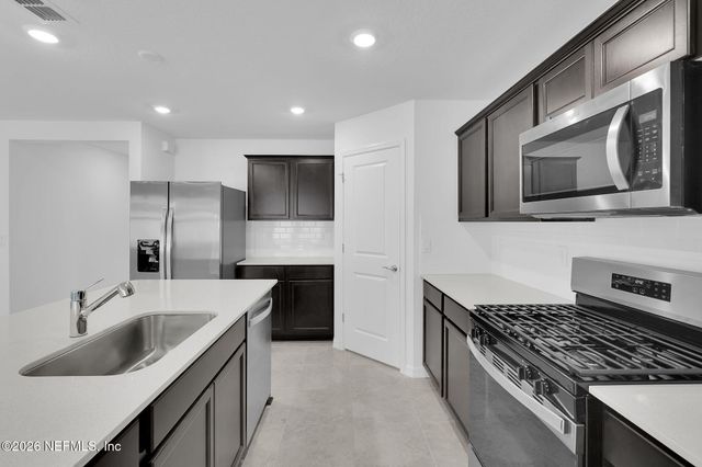 7046 SANDPERCH Street, Jacksonville, FL 32244