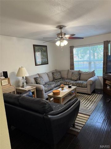 705 E Washington Avenue, Greenville, IL 62246