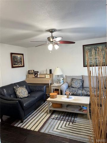 705 E Washington Avenue, Greenville, IL 62246