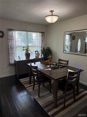 705 E Washington Avenue, Greenville, IL 62246