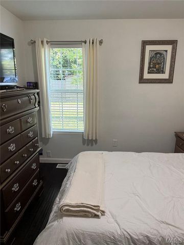 705 E Washington Avenue, Greenville, IL 62246