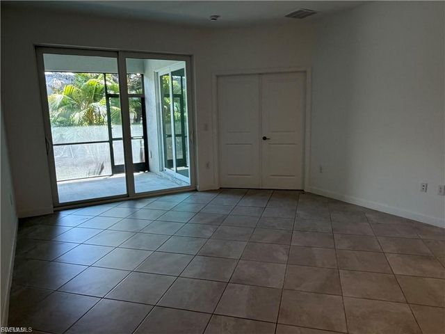 9077 Leatherwood LOOP, Lehigh Acres, FL 33936