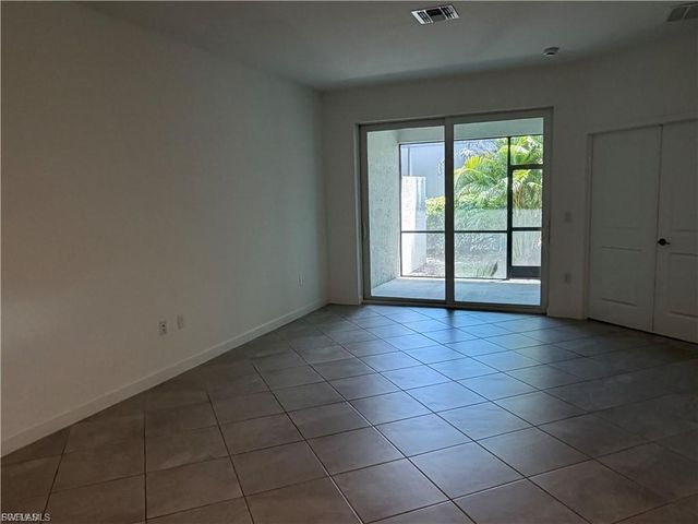 9077 Leatherwood LOOP, Lehigh Acres, FL 33936