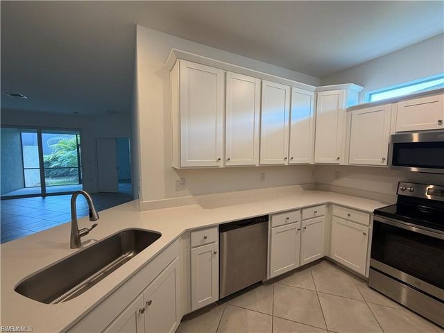 9077 Leatherwood LOOP, Lehigh Acres, FL 33936