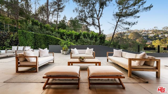 17335 Tramonto Drive, Pacific Palisades (los Angeles), CA 90272