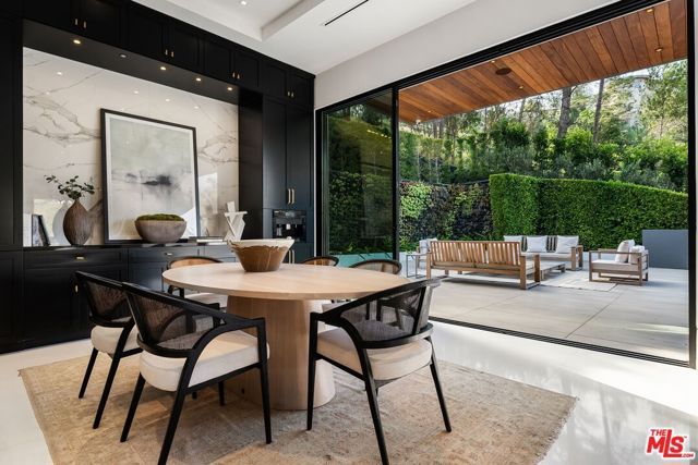 17335 Tramonto Drive, Pacific Palisades (los Angeles), CA 90272