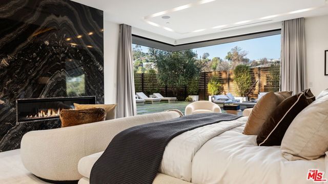 17335 Tramonto Drive, Pacific Palisades (los Angeles), CA 90272