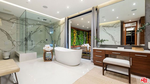 17335 Tramonto Drive, Pacific Palisades (los Angeles), CA 90272