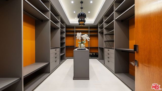 17335 Tramonto Drive, Pacific Palisades (los Angeles), CA 90272