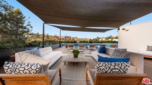 17335 Tramonto Drive, Pacific Palisades (los Angeles), CA 90272