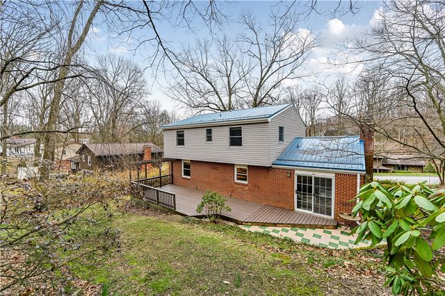 3028 Ben Venue Dr, Unity Twp, PA 15601