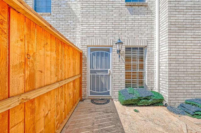 3780 Tanglewilde Street 604, Houston, TX 77063