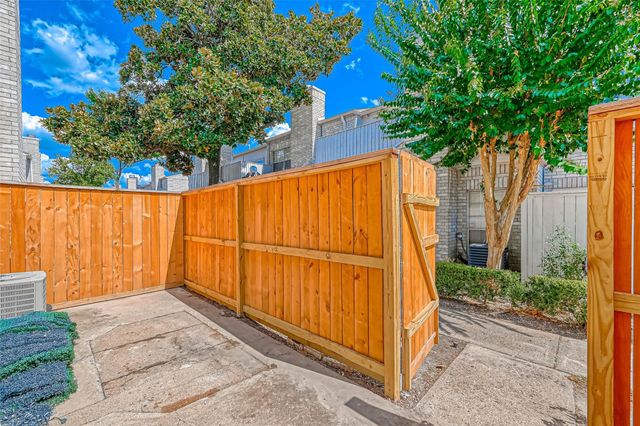 3780 Tanglewilde Street 604, Houston, TX 77063