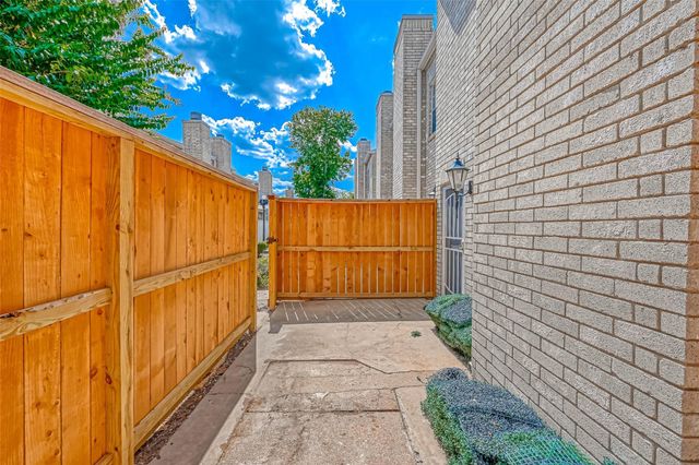 3780 Tanglewilde Street 604, Houston, TX 77063