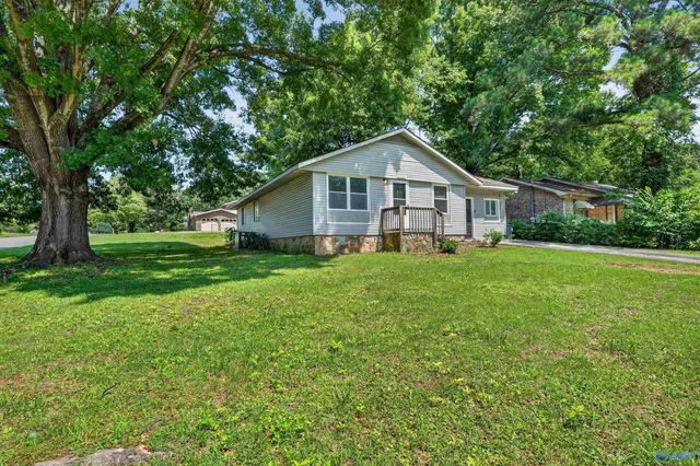 3220 Delia Lane NW, Huntsville, AL 35810