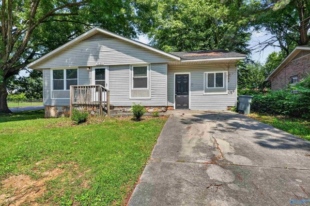 3220 Delia Lane NW, Huntsville, AL 35810