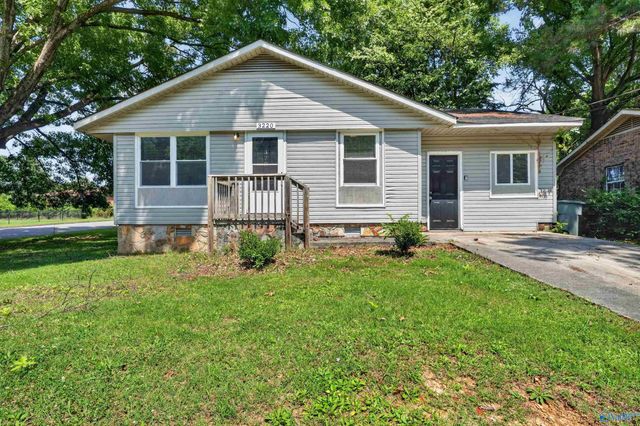 3220 Delia Lane NW, Huntsville, AL 35810