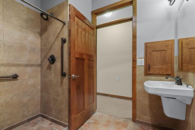 3914 Roosevelt Street NE, Saint Anthony, MN 55421