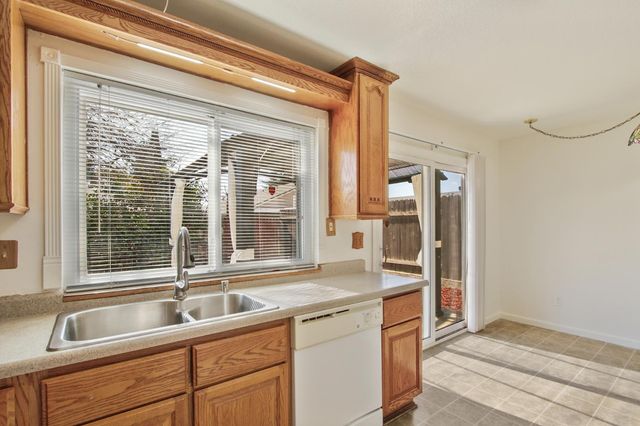 1370 Old West Dr, Sacramento, CA 95834