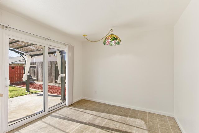 1370 Old West Dr, Sacramento, CA 95834