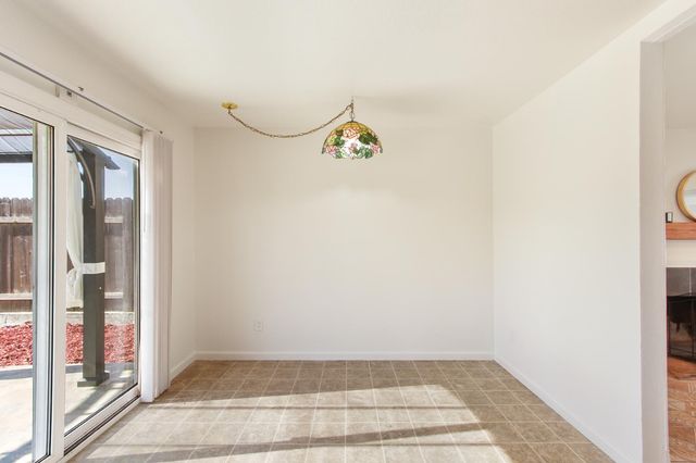 1370 Old West Dr, Sacramento, CA 95834