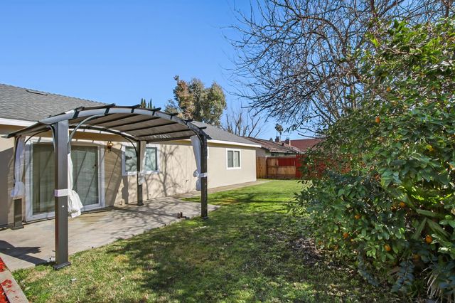 1370 Old West Dr, Sacramento, CA 95834