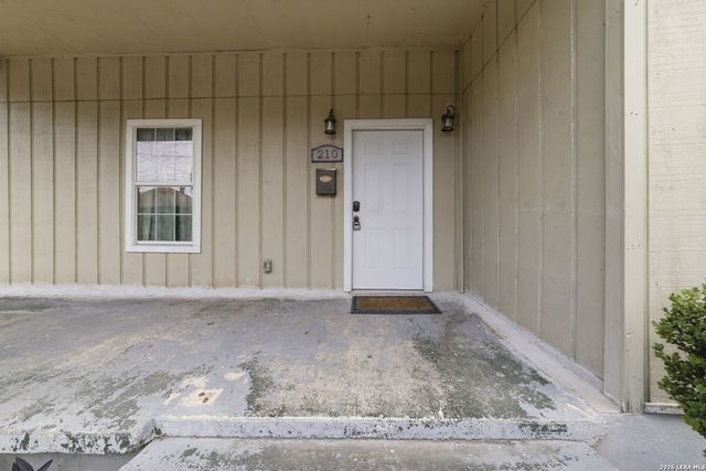 210 CADWALLADER ST, San Antonio, TX 78212