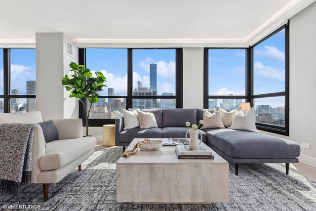 1030 N State Street 41L, Chicago, IL 60610