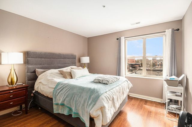 57 E Hattendorf Avenue 304, Roselle, IL 60172