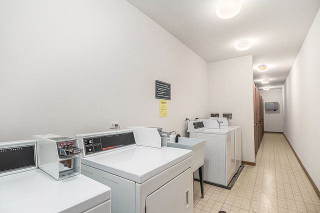 57 E Hattendorf Avenue 304, Roselle, IL 60172