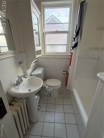 17185 Quincy Street, Detroit, MI 48221