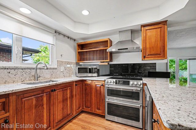 36424 Clifford Drive, Sterling Heights, MI 48312