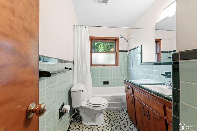 16022 Kennebec Street, Southgate, MI 48195