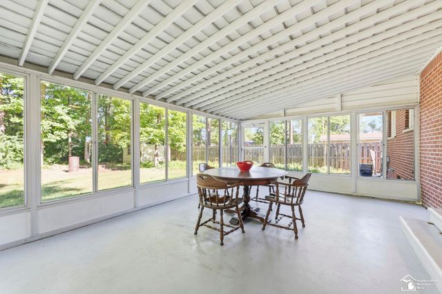 16022 Kennebec Street, Southgate, MI 48195