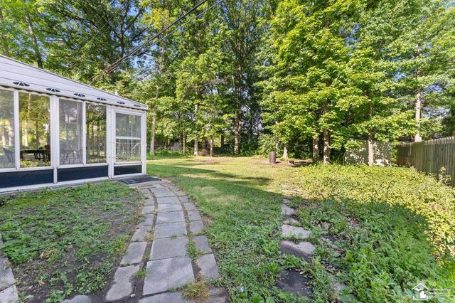 16022 Kennebec Street, Southgate, MI 48195