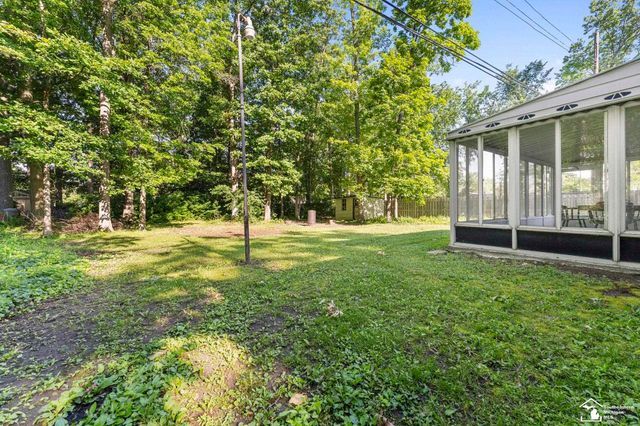 16022 Kennebec Street, Southgate, MI 48195
