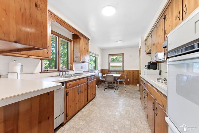 16022 Kennebec Street, Southgate, MI 48195