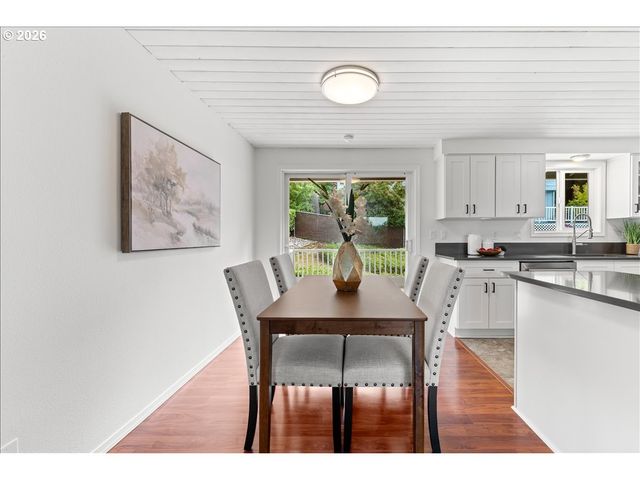 6425 Se HULL Ave, Milwaukie, OR 97267