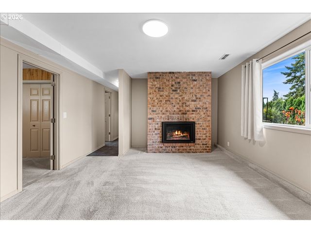 6425 Se HULL Ave, Milwaukie, OR 97267