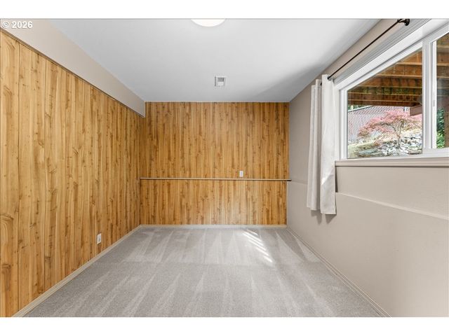 6425 Se HULL Ave, Milwaukie, OR 97267