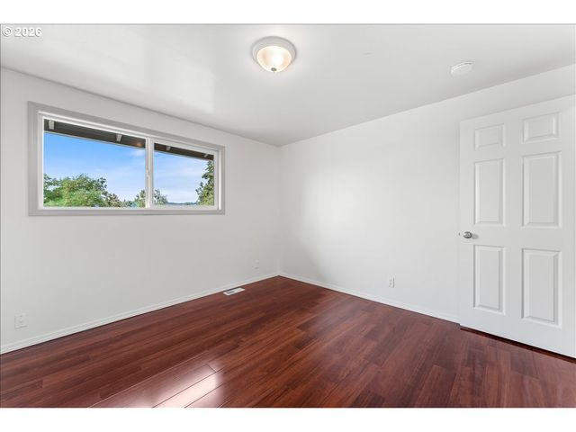 6425 Se HULL Ave, Milwaukie, OR 97267