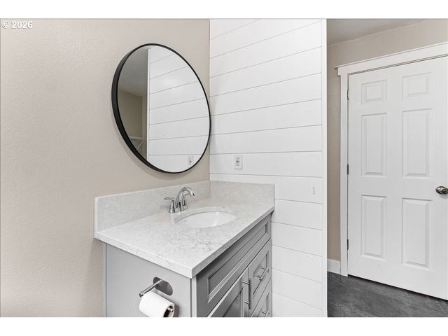 6425 Se HULL Ave, Milwaukie, OR 97267